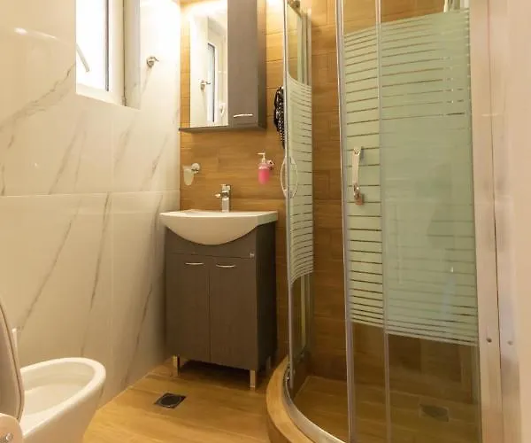 9 Mouses Apartament Filiatra